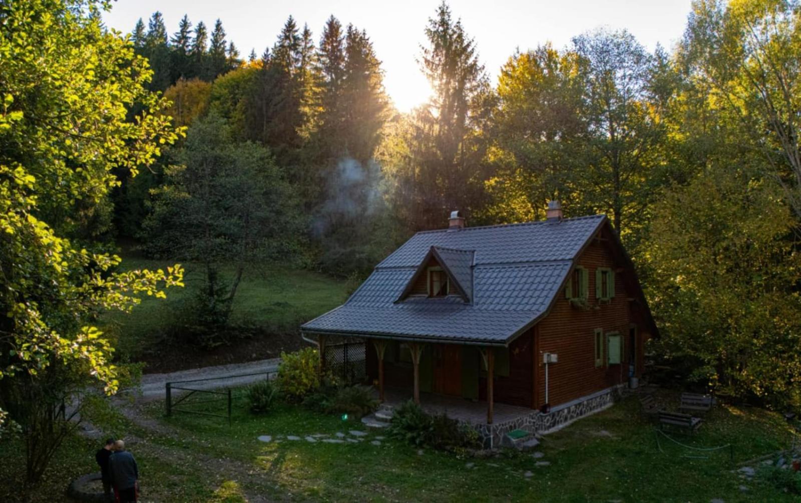 Zsuzsi-lak Holiday home Sub Cetate